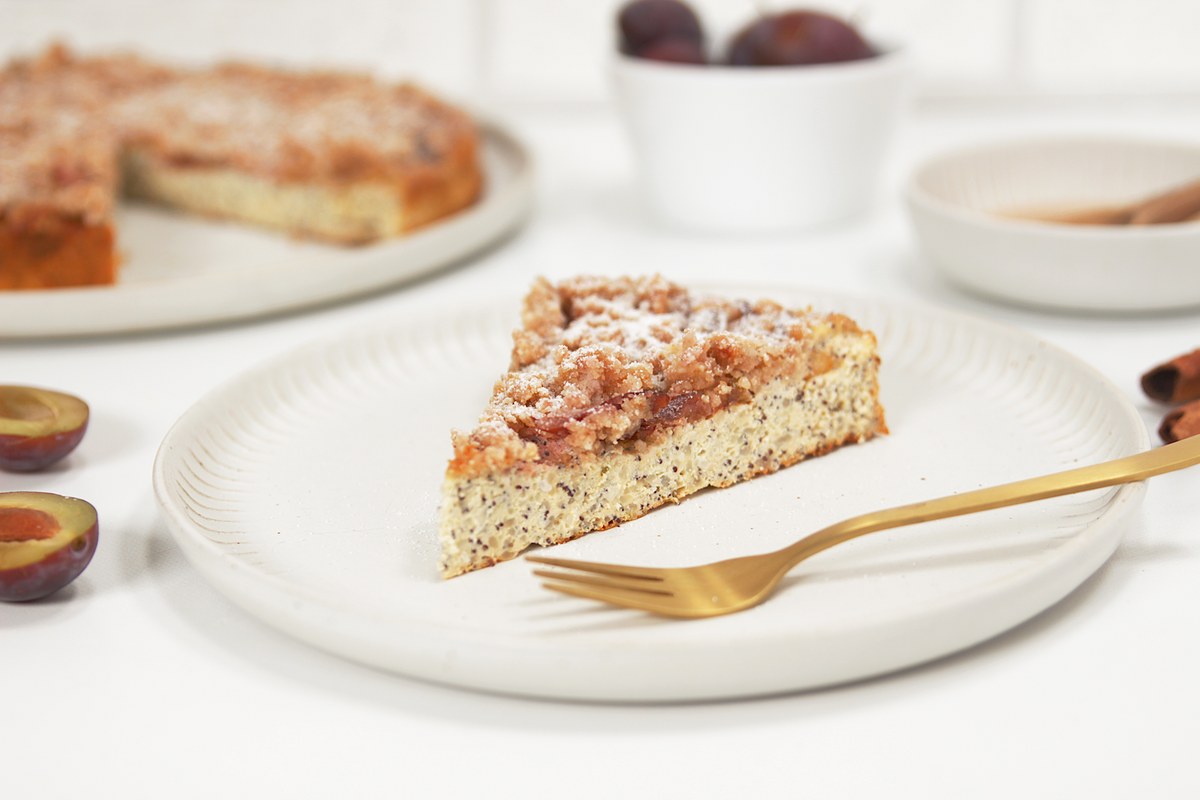 Zwetschgen- Mohnkuchen mit Konjakgrieß